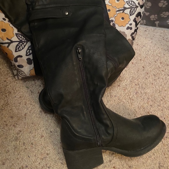 Over the knee boots - Picture 2 of 3